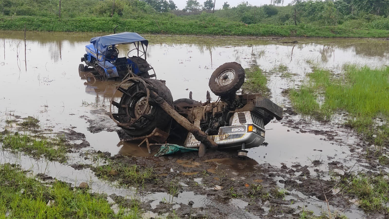 पलटा  ट्रैक्टर