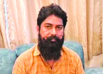 पीडि़त नीरज कुमार पीडि़त नीरज कुमार