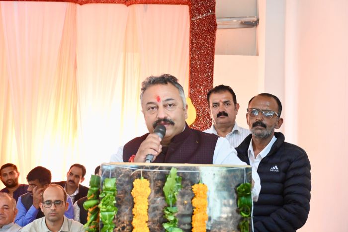 शिक्षा मंत्री रोहित ठाकुर