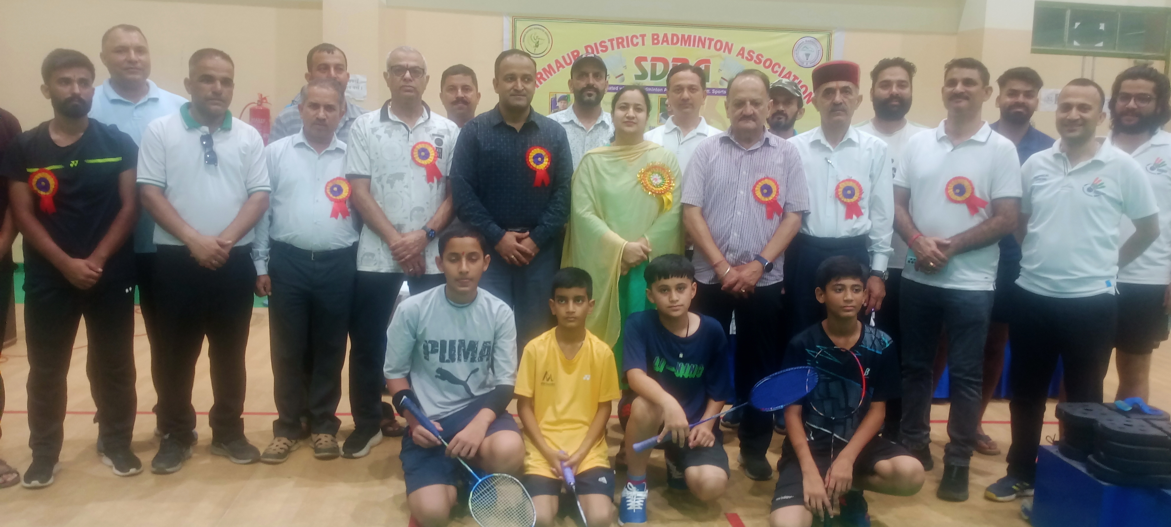 नाहन इंडोर स्टेडियम में आरम्भ हुई जिला स्तरीय अंडर 19 बैडमिंटन प्रतियोगिता नाहन इंडोर स्टेडियम में आरम्भ हुई जिला स्तरीय अंडर 19 बैडमिंटन प्रतियोगिता