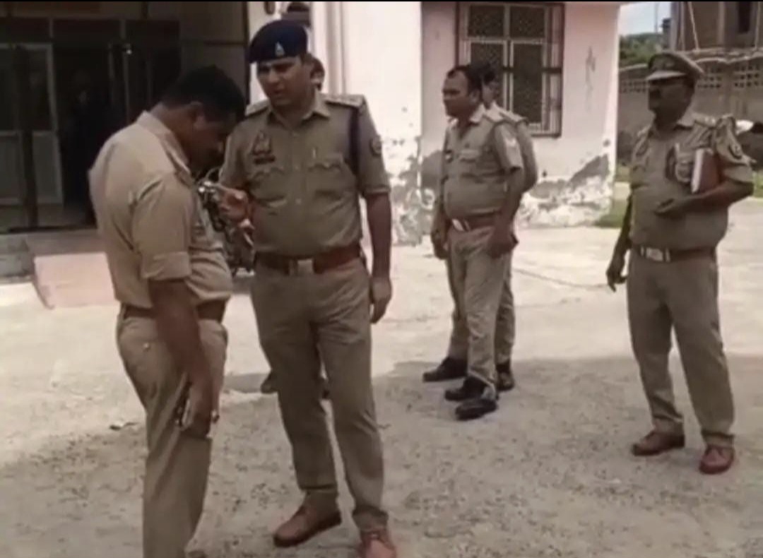 धारदार हथियार से बुजुर्ग की हत्या धारदार हथियार से बुजुर्ग की हत्या