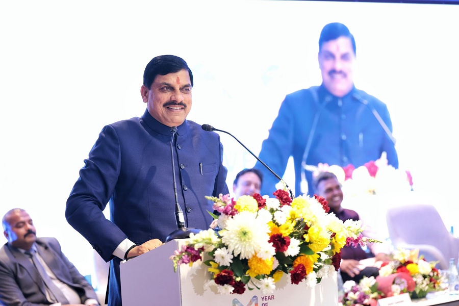 मुख्यमंत्री डॉ. मोहन यादव ने बार्सिलोना में प्रवासी भारतीयों और फ्रेंड्स ऑफ एमपी से किया संवाद मुख्यमंत्री डॉ. मोहन यादव ने बार्सिलोना में प्रवासी भारतीयों और फ्रेंड्स ऑफ एमपी से किया संवाद