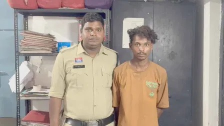 प्रेमी गिरफ्तार युवक प्रेमी गिरफ्तार युवक