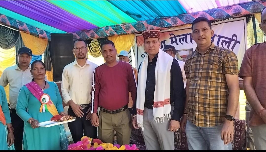 शाढ़नु मेले के समापन अवसर पर। शाढ़नु मेले के समापन अवसर पर।