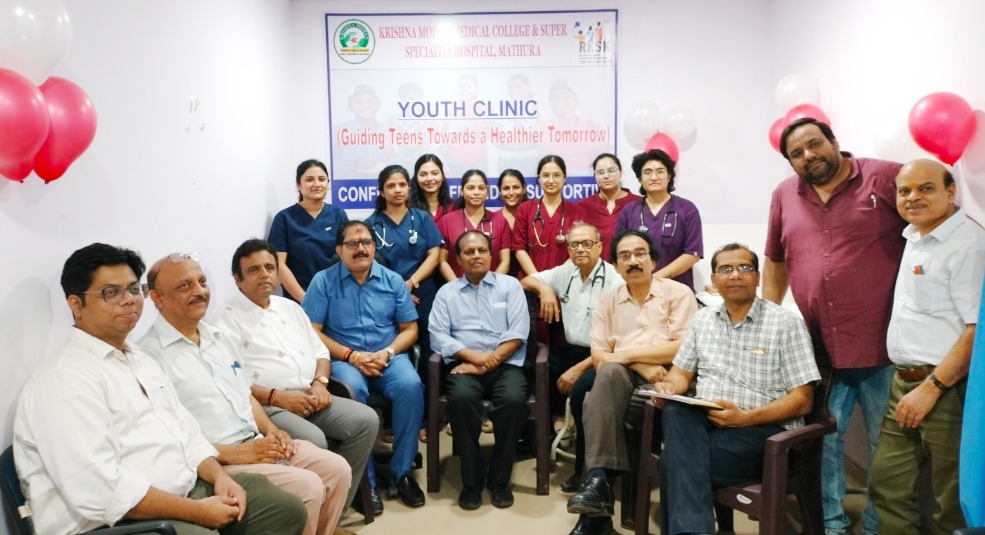 यूथ क्लिनिक उद्घाटन करते हुए जिला पंचायत अध्यक्ष किशन चौधरी