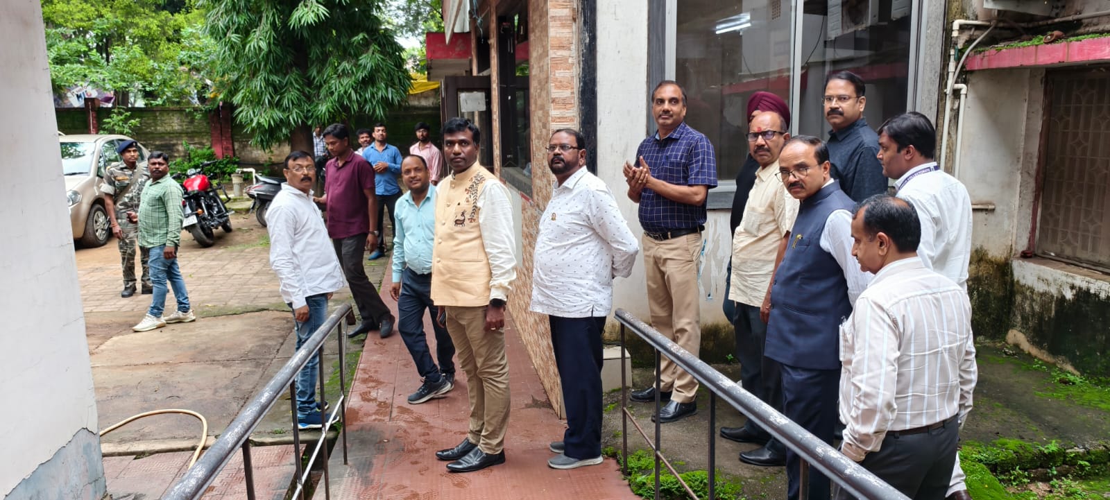 रेडक्रॉस सोसायटी की बैठक में मौजूद उपायुक्त रेडक्रॉस सोसायटी की बैठक में मौजूद उपायुक्त