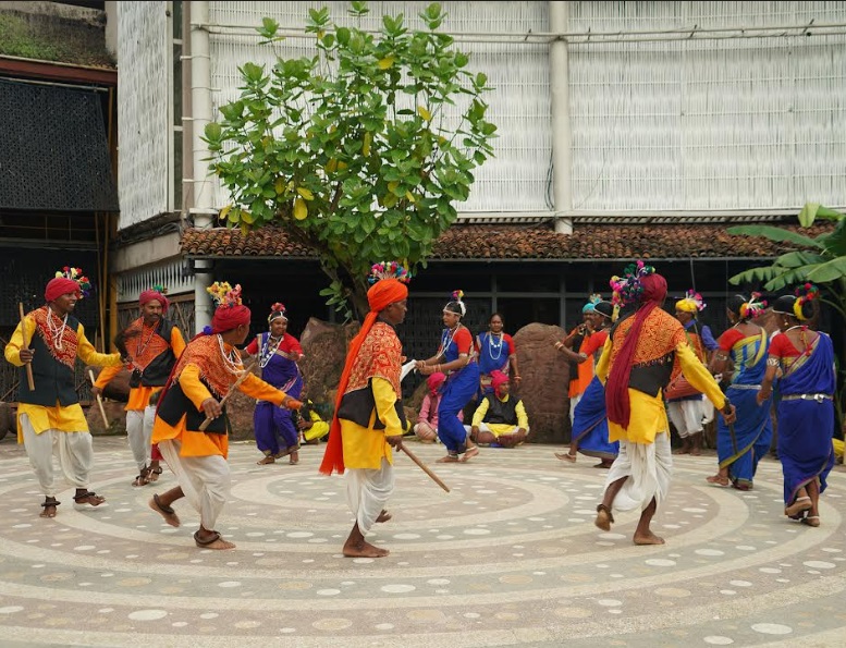 अहिराई लाठी नृत्य अहिराई लाठी नृत्य