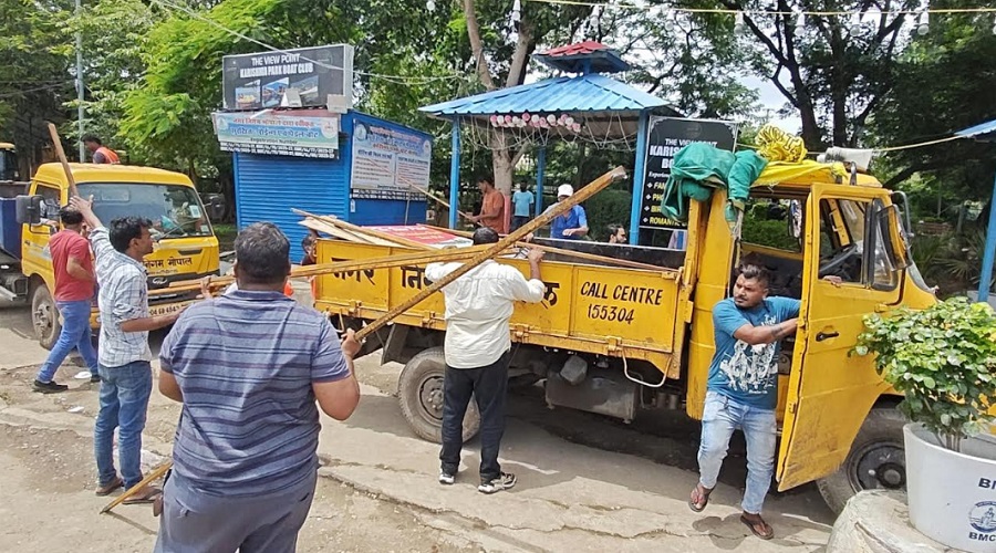 भोपाल नगर निगम ने हटाया अतिक्रमण भोपाल नगर निगम ने हटाया अतिक्रमण