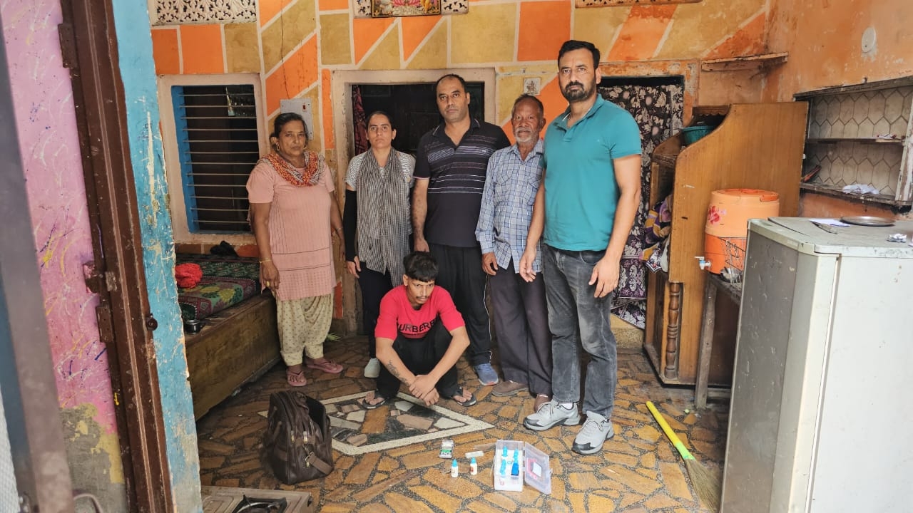 चिट्टे के साथ गिरफ्तार आरोपित। चिट्टे के साथ गिरफ्तार आरोपित।