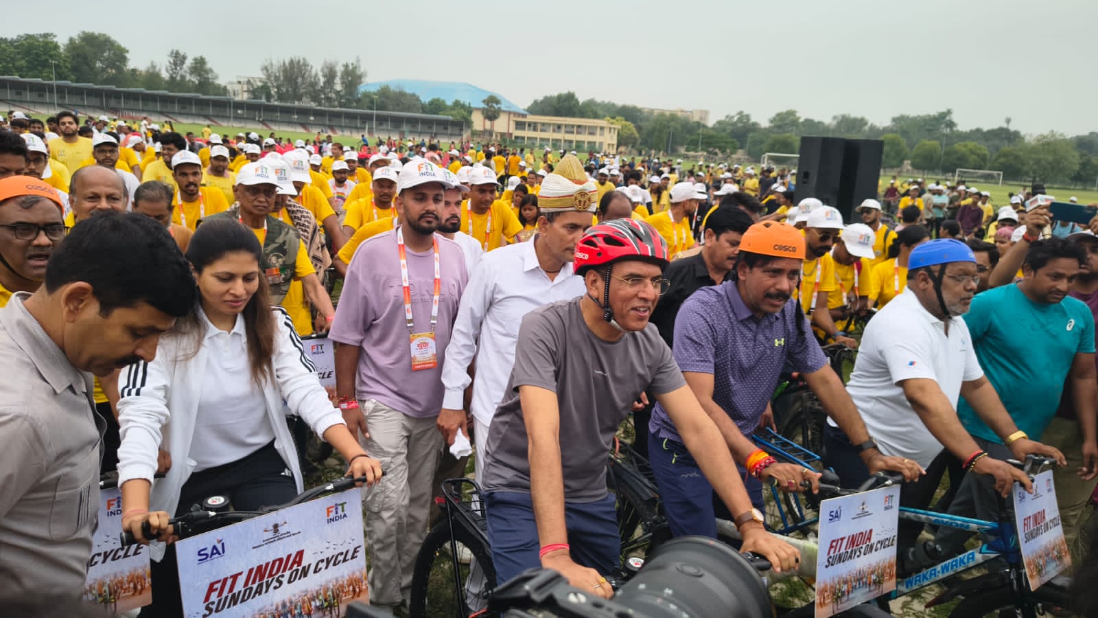 'फिट इंडिया संडे ऑन साइकिल' अभियान में केन्द्रीय मंत्री डॉ. मनसुख मांडविया,रक्षा निखिल