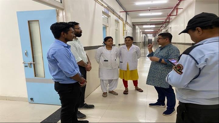 रात्रिकालीन चिकित्सा सेवाओं का औचक निरीक्षण रात्रिकालीन चिकित्सा सेवाओं का औचक निरीक्षण