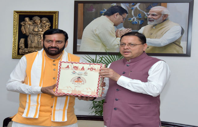 हरियाणा के मुख्यमंत्री नायब सैनी उत्तराखंड के मुख्यमंत्री से मुलाकात करते हुए