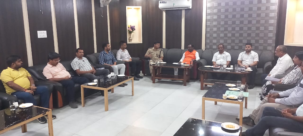 अररिया फोटो:बाल संरक्षण आयोग के सदस्य बैठक करते अररिया फोटो:बाल संरक्षण आयोग के सदस्य बैठक करते