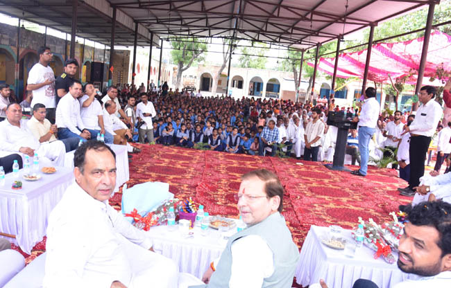 सोनीपत: मंत्री डॉ अरविंद शर्मा, भाजपा प्रदेशाध्यक्ष मोहनलाल बड़ौली, गन्नौर विधायक देवेंद्र कादयान सोनीपत: मंत्री डॉ अरविंद शर्मा, भाजपा प्रदेशाध्यक्ष मोहनलाल बड़ौली, गन्नौर विधायक देवेंद्र कादयान