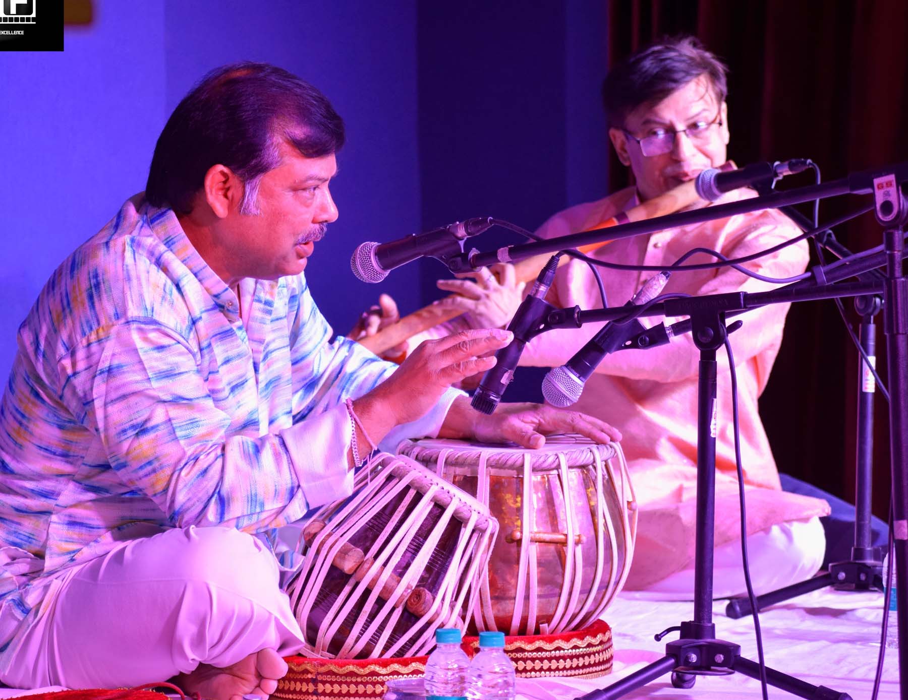 गुरुग्राम में चाय चौपाल में आयोजित मानसून मेलोडीज कार्यक्रम में प्रस्तुति देते कलाकार। गुरुग्राम में चाय चौपाल में आयोजित मानसून मेलोडीज कार्यक्रम में प्रस्तुति देते कलाकार।