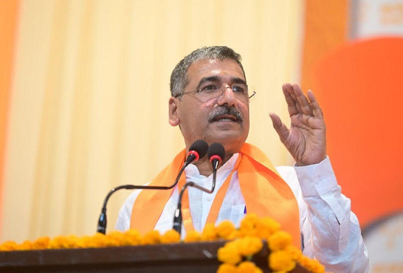 बैठक को संबोधित करते हुए प्रदेश संगठन महामंत्री हितानंद बैठक को संबोधित करते हुए प्रदेश संगठन महामंत्री हितानंद
