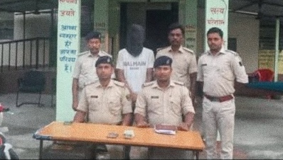 अररिया फोटो:थानाध्यक्ष जानकारी देते