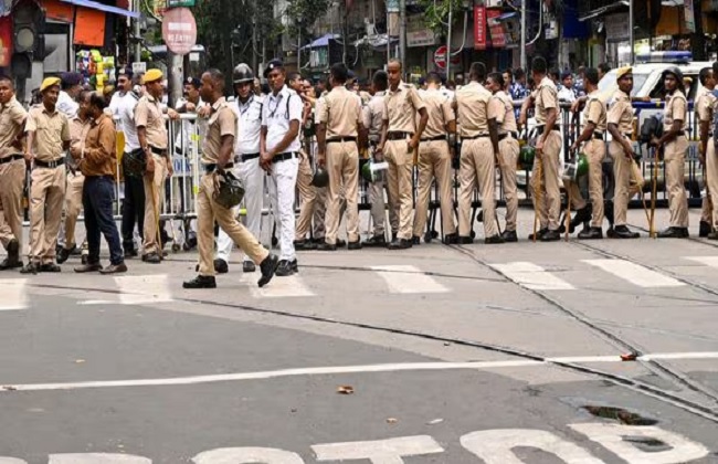 शहीद दिवस के मौके पर कोलकाता पुलिस की नियुक्ति शहीद दिवस के मौके पर कोलकाता पुलिस की नियुक्ति