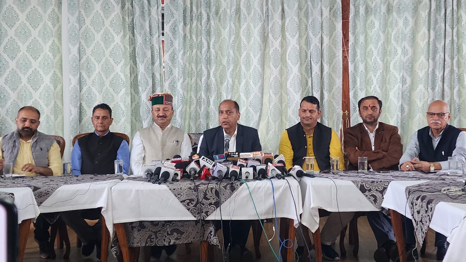 जयराम ठाकुर की प्रेस वार्ता