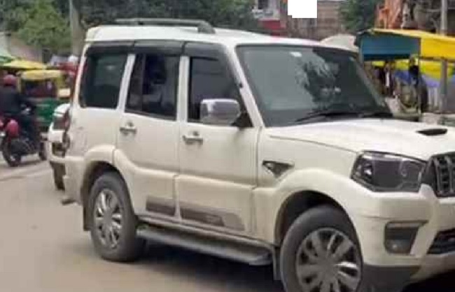 चंदन मिश्रा हत्या मामले के आरोपितों को कोलकता से पटना लाने वाली स्कार्पियो चंदन मिश्रा हत्या मामले के आरोपितों को कोलकता से पटना लाने वाली स्कार्पियो