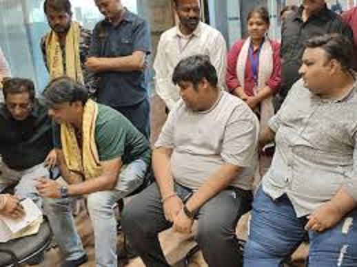 टीवी धारावाहिक तारक मेहता का उल्टा चश्मा के कलाकाराें ने किये बाबा महाकाल के दर्शन