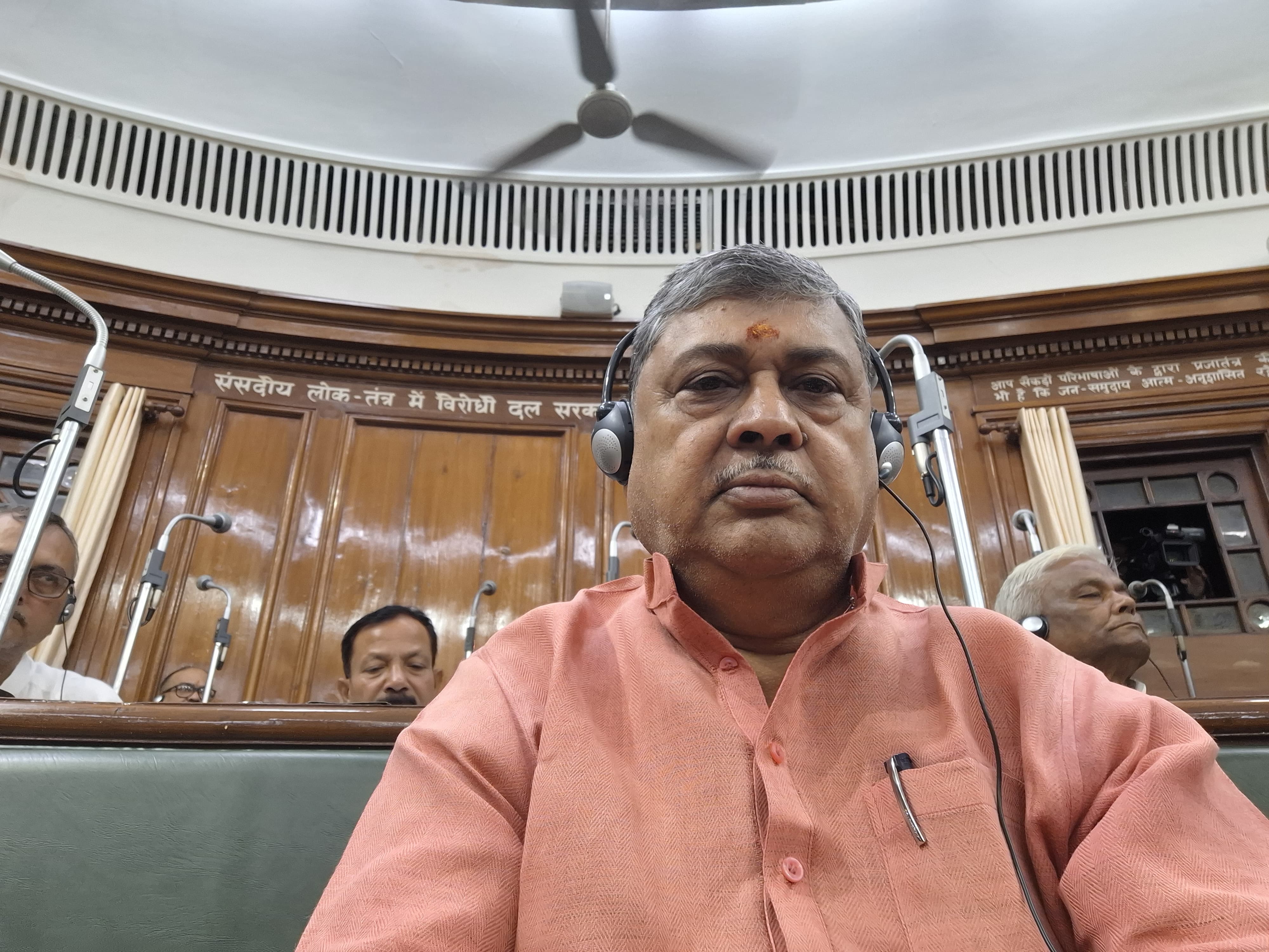 विधायक विजय खेमका सदन में विधायक विजय खेमका सदन में