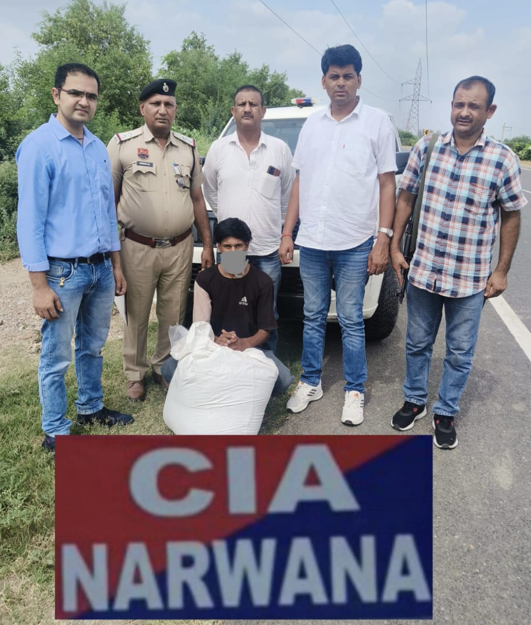 पुलिस गिरफ्त में आरोपित। पुलिस गिरफ्त में आरोपित।