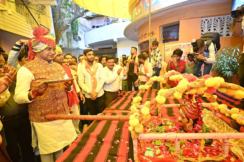 भोपालः नरेला में श्रावण माह के अवसर पर निकली बाबा महाकाल की सवारी भोपालः नरेला में श्रावण माह के अवसर पर निकली बाबा महाकाल की सवारी