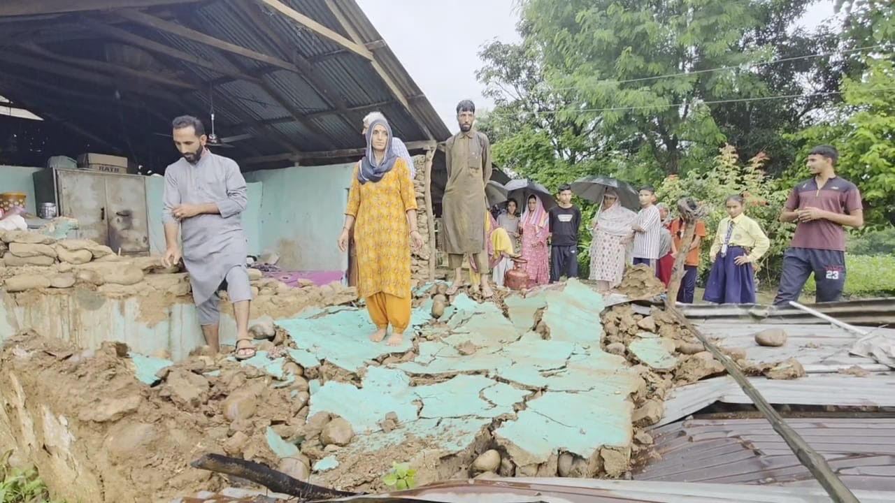 Rain wreaks havoc in Kathua- Houses damaged, district administration provides necessary help to affected family Rain wreaks havoc in Kathua- Houses damaged, district administration provides necessary help to affected family