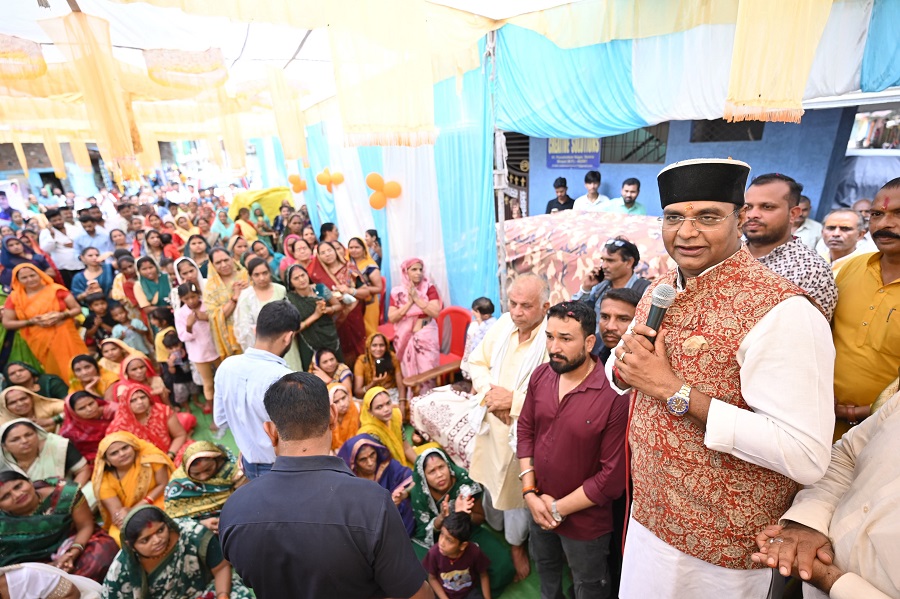 भूमिपूजन कार्यक्रम को संबोधित करते हुए मंत्री विश्वास कैलाश सारंग