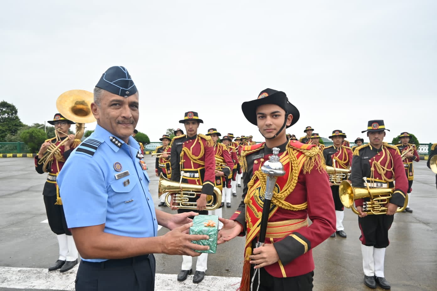 एयर मार्शल सुनील काशीनाथ विधाते सैनिक स्कूल घोड़ाखाल में।