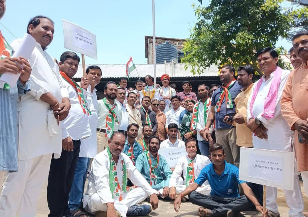 कांग्रेस ने जुलूस निकालकर किया जिम्मेदारों का स्वागत