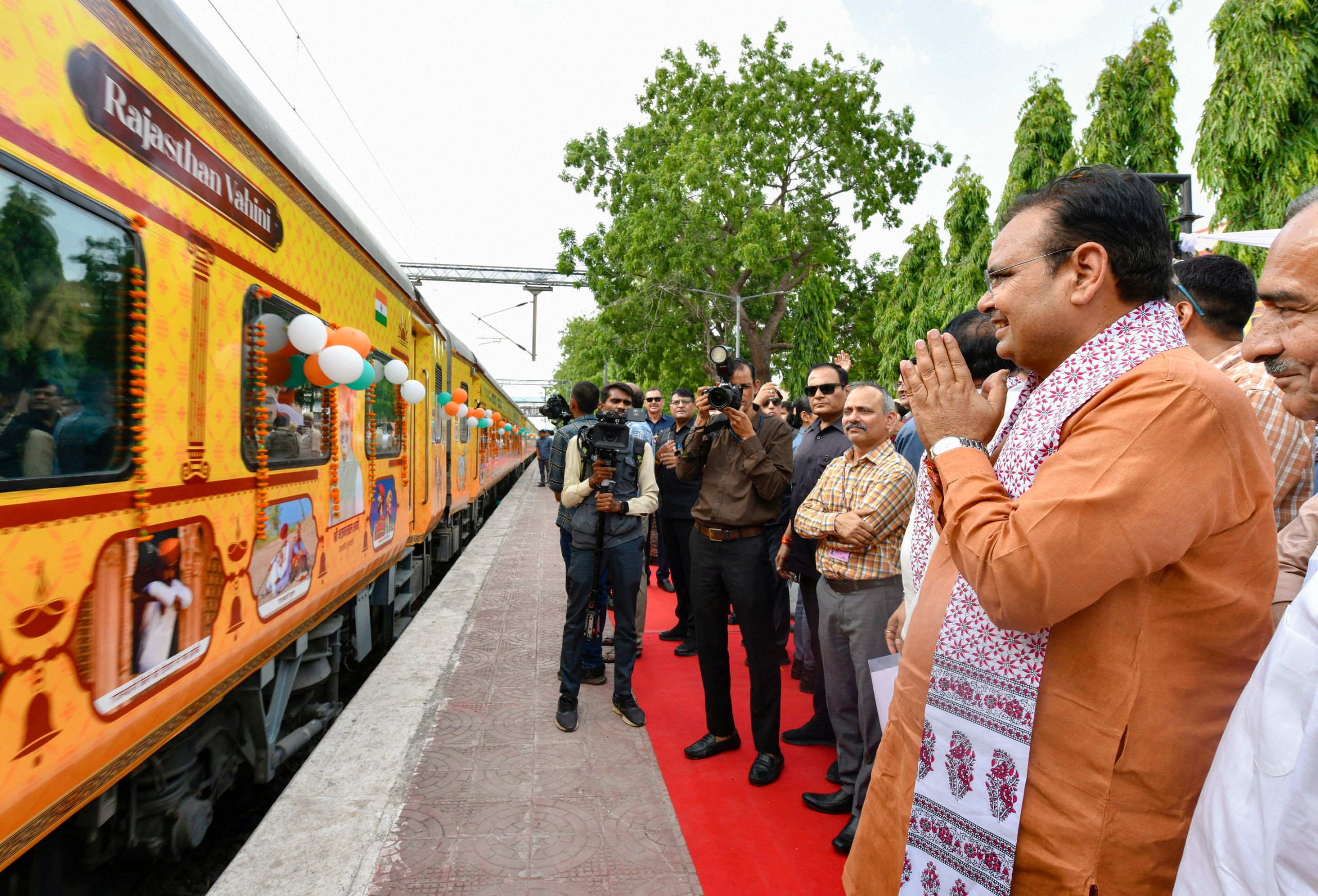 श्रद्धा-सेवा और सम्मान की यात्रा -वरिष्ठ नागरिक तीर्थ यात्रा को सीएम भजनलाल ने दिखाई हरी झंडी श्रद्धा-सेवा और सम्मान की यात्रा -वरिष्ठ नागरिक तीर्थ यात्रा को सीएम भजनलाल ने दिखाई हरी झंडी