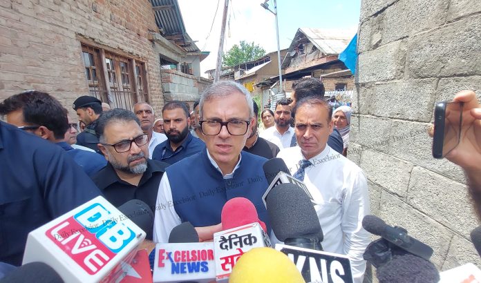 राज्य के दर्जे की माँग पर कांग्रेस ने कभी हमारा समर्थन नहीं माँगा : :मुख्यमंत्री उमर राज्य के दर्जे की माँग पर कांग्रेस ने कभी हमारा समर्थन नहीं माँगा : :मुख्यमंत्री उमर