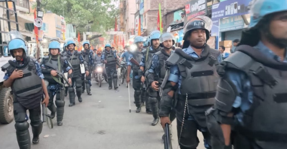 जवान जायजा लेते जवान जायजा लेते