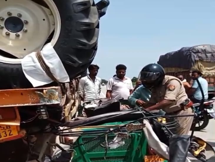 क्षतिग्रस्त वाहन क्षतिग्रस्त वाहन