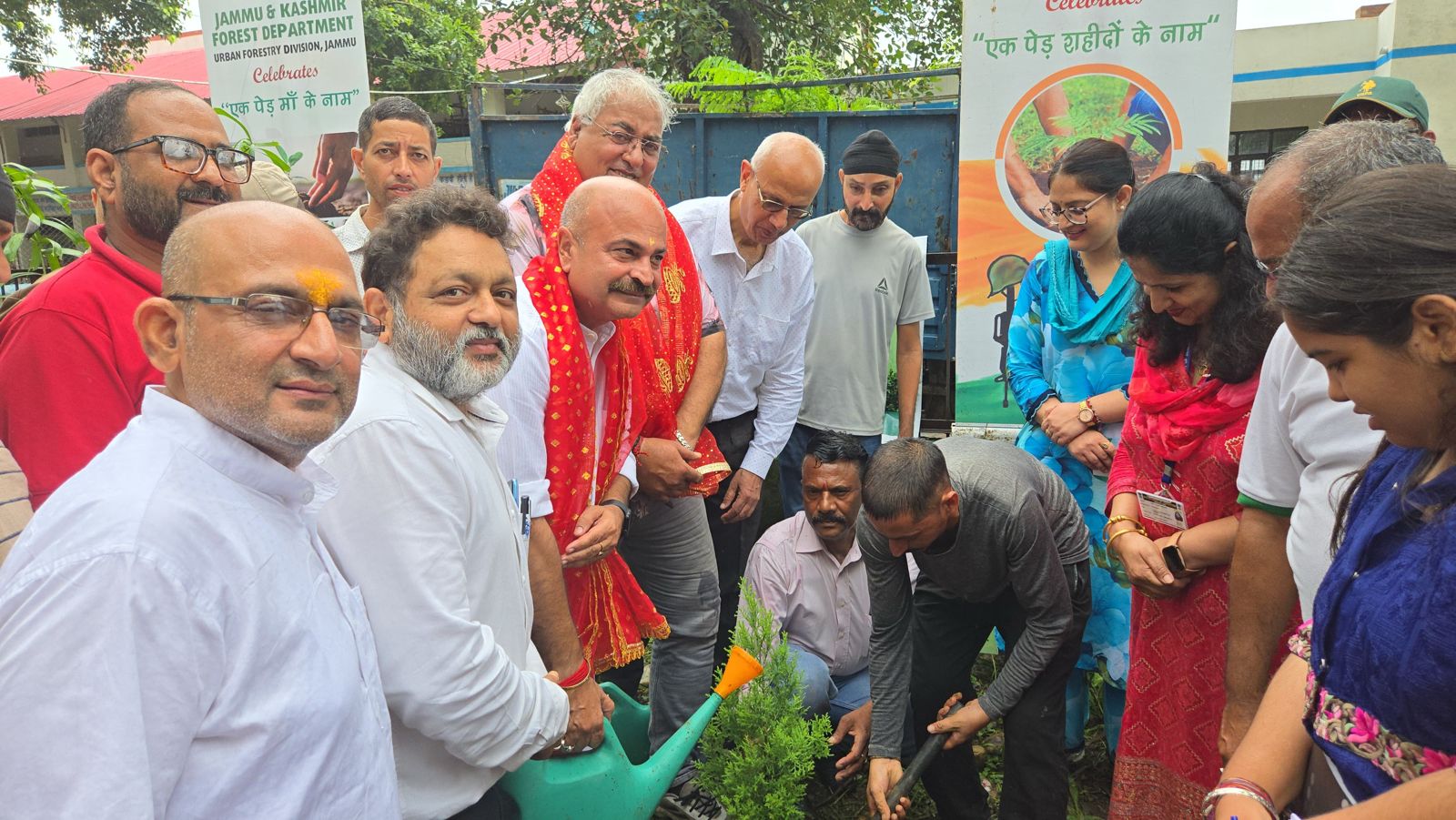स्वच्छ जम्मू, हरित जम्मू अभियान के तहत ह वृक्षारोपण एवं स्वच्छता अभियान आयोजित स्वच्छ जम्मू, हरित जम्मू अभियान के तहत ह वृक्षारोपण एवं स्वच्छता अभियान आयोजित
