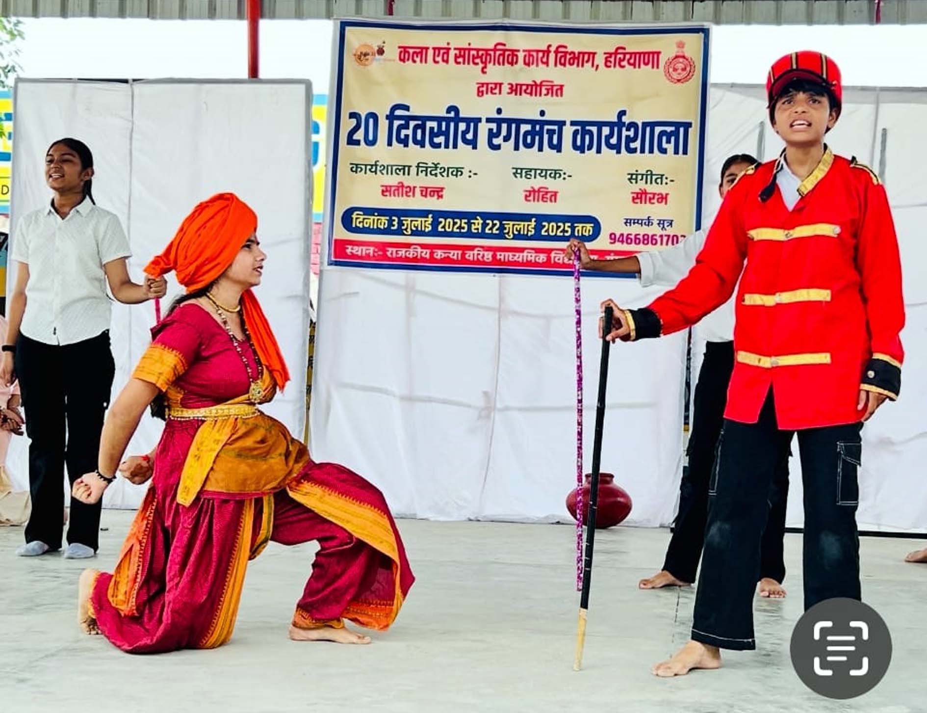 नाटक में प्रस्तुति देती विद्यालय गंगवा की छात्राएं। नाटक में प्रस्तुति देती विद्यालय गंगवा की छात्राएं।