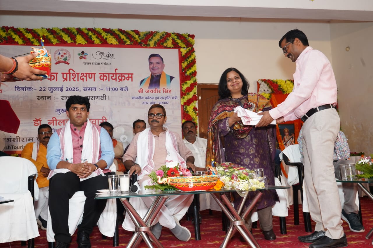 कार्यक्रम में विधायक कार्यक्रम में विधायक