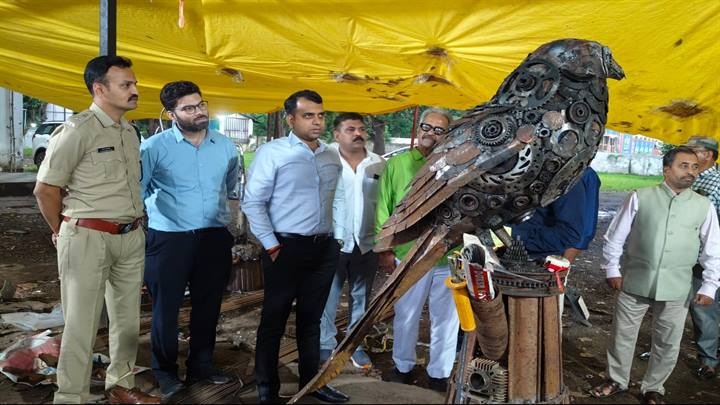 स्ट मटेरियल से उत्कृष्ट कलाकृतियाँ स्ट मटेरियल से उत्कृष्ट कलाकृतियाँ