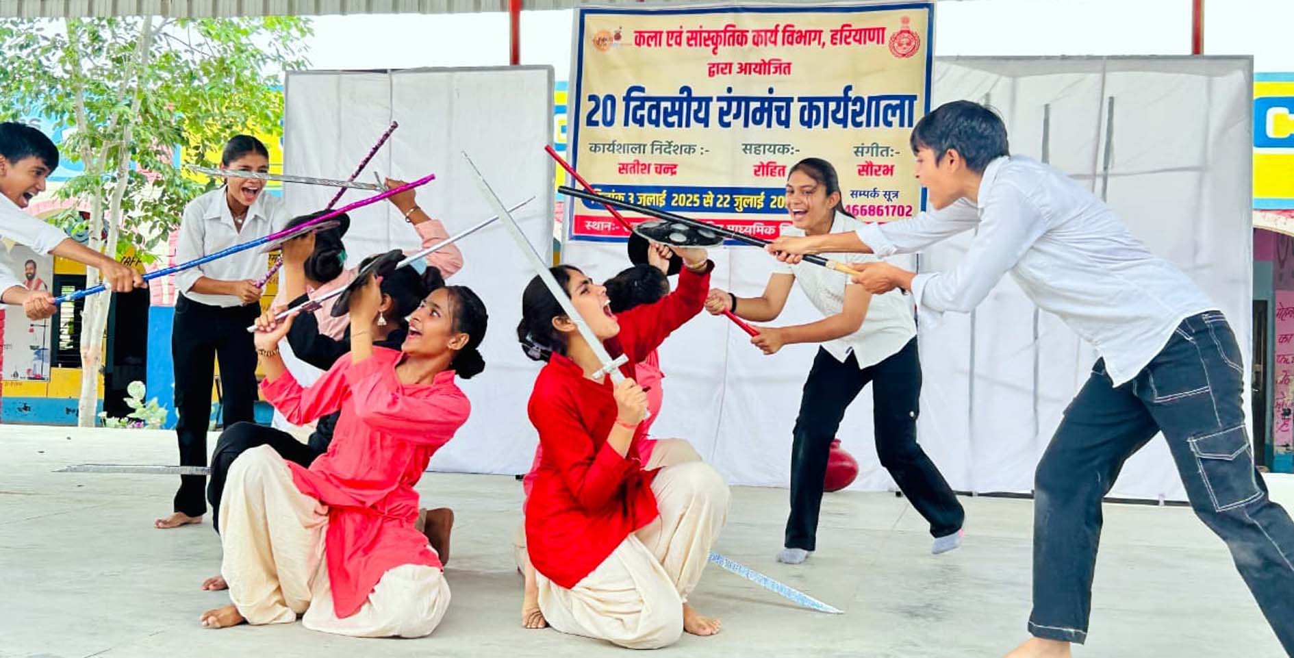 नाटक में प्रस्तुति देती विद्यालय गंगवा की छात्राएं। नाटक में प्रस्तुति देती विद्यालय गंगवा की छात्राएं।