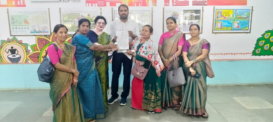 ओबीसी आरक्षण लागू करने की मांग को लेकर कलेक्टर अबिनाश मिश्रा को ज्ञापन सौंपते हुए जिलाध्यक्ष यशोदा सोनकर सहित अन्य सदस्य। ओबीसी आरक्षण लागू करने की मांग को लेकर कलेक्टर अबिनाश मिश्रा को ज्ञापन सौंपते हुए जिलाध्यक्ष यशोदा सोनकर सहित अन्य सदस्य।