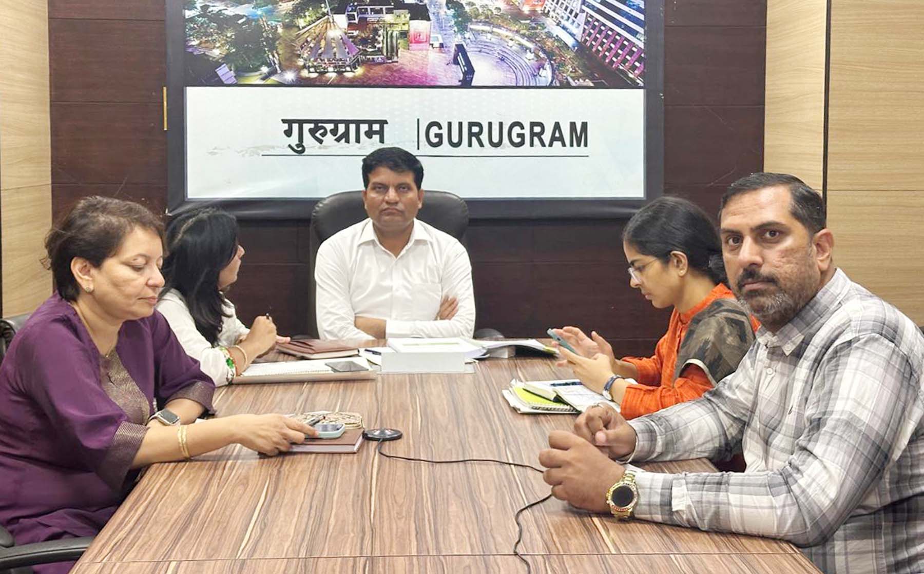 भूकंप की मॉक ड्रिल के संबंध में बैठक में मौजूद अधिकारी। भूकंप की मॉक ड्रिल के संबंध में बैठक में मौजूद अधिकारी।