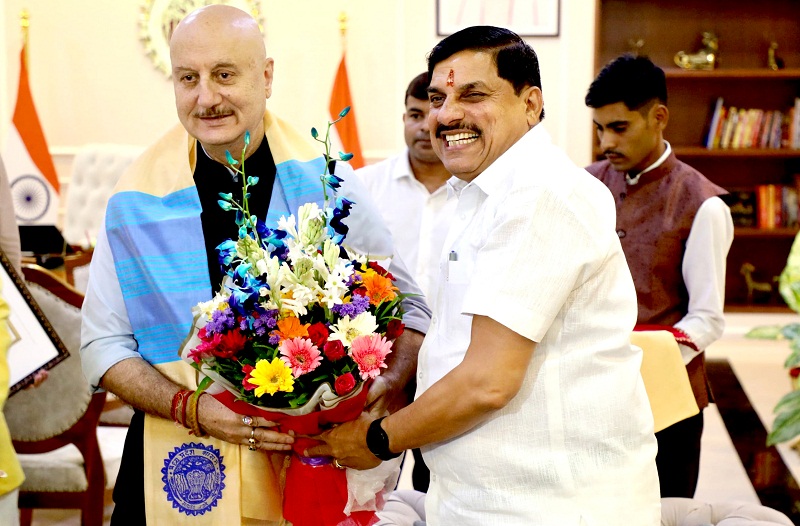 फिल्म अभिनेता अनुपम खेर ने मुख्यमंत्री डॉ. यादव से यादव से मुलाकात