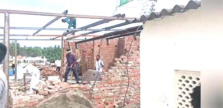 विकास प्राधिकरण ने करीब छह दर्जन से अधिक दुकानों को किया ध्वस्त विकास प्राधिकरण ने करीब छह दर्जन से अधिक दुकानों को किया ध्वस्त