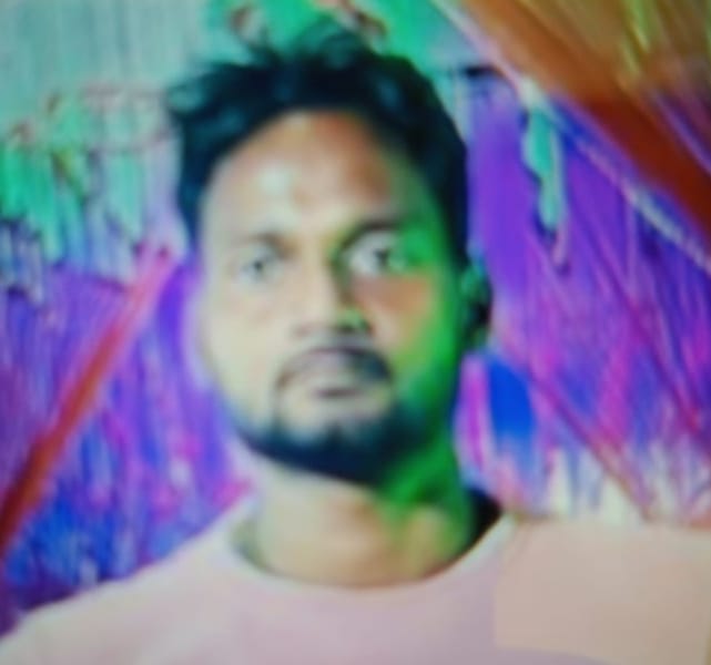 घर के ऊपर से निकली हाईटेंशन लाइन के करंट से युवक की मौत घर के ऊपर से निकली हाईटेंशन लाइन के करंट से युवक की मौत