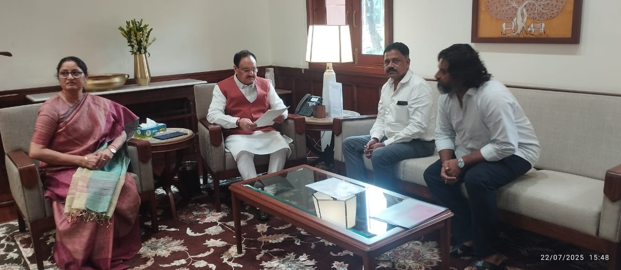 केंद्रीय मंत्री जेपी नडडा से मिलते मंत्री सुदिव्‍य सोनू