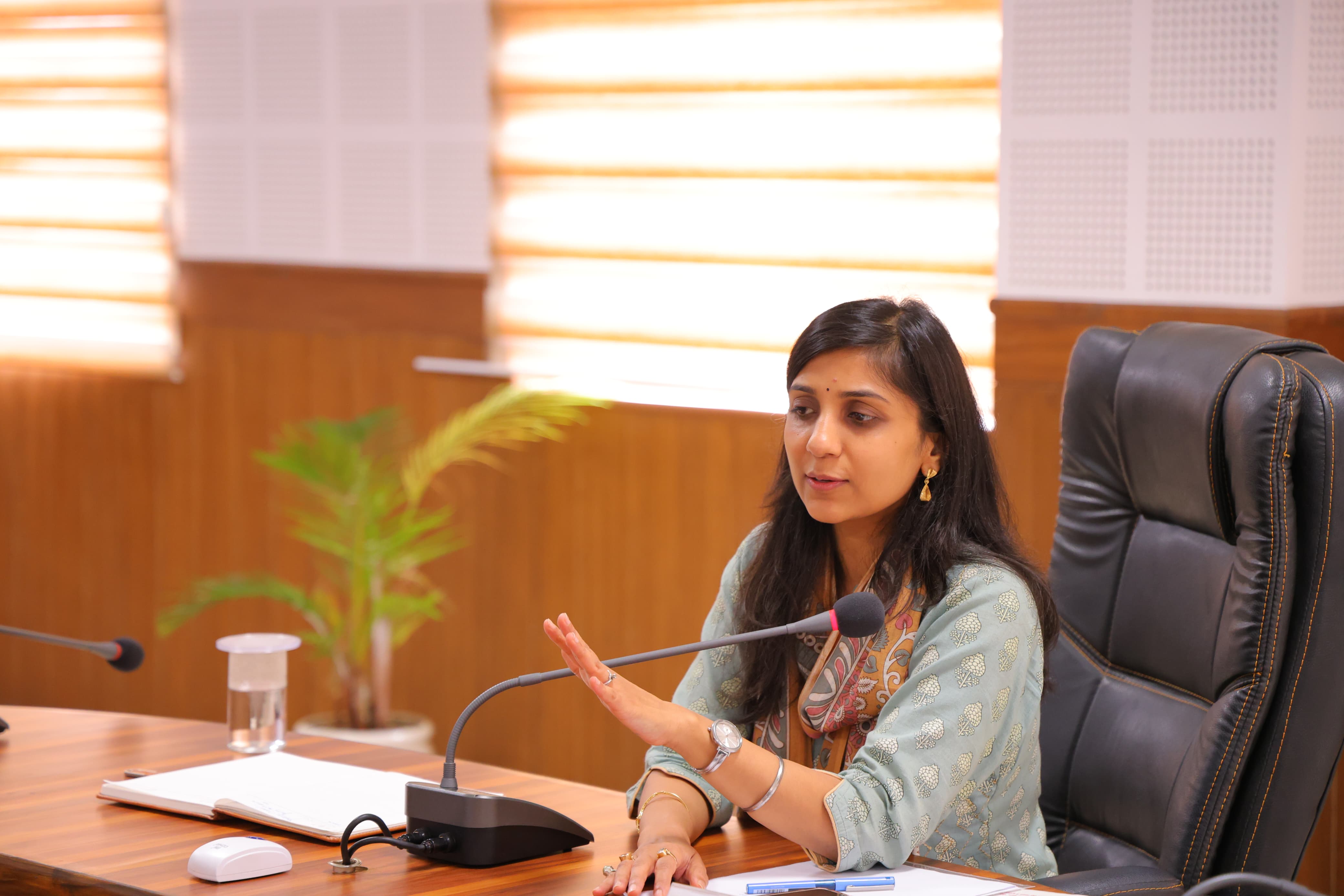फाइल फोटो जिलाधिकारी फाइल फोटो जिलाधिकारी