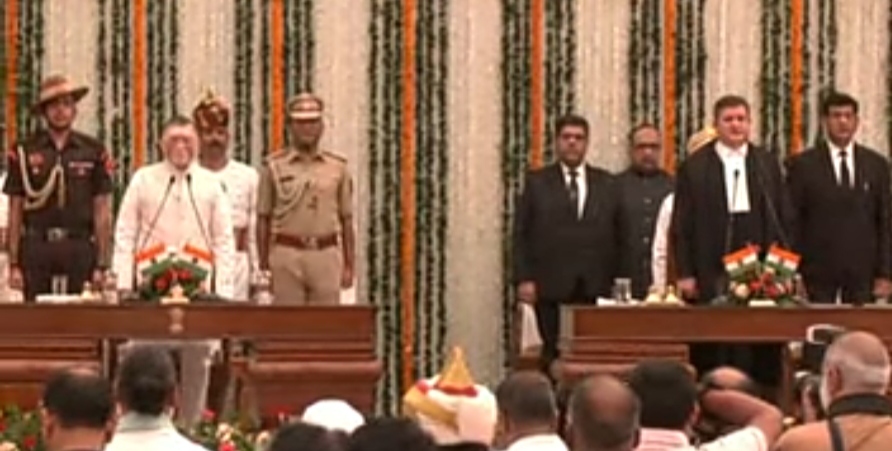 शपथ ग्रहण समारोह की तस्वीर