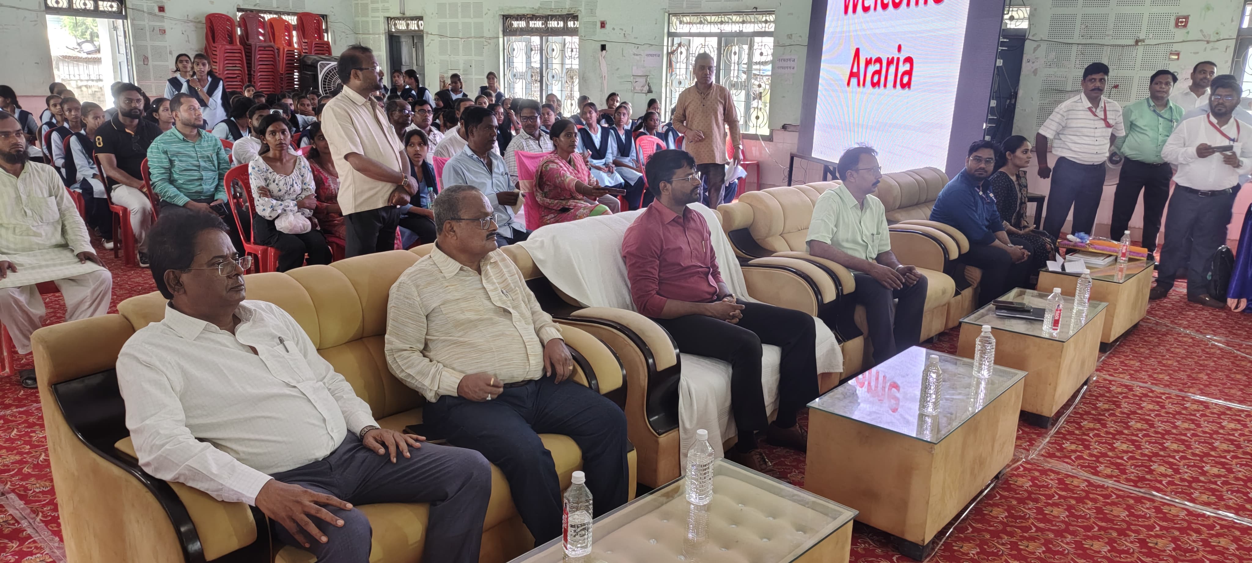 एचआईवी के प्रति समुदाय को जागरूक करने में युवा निभाएं अपनी जिम्मेदारी -डीएम एचआईवी के प्रति समुदाय को जागरूक करने में युवा निभाएं अपनी जिम्मेदारी -डीएम